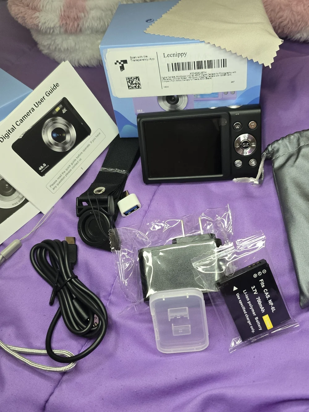 Compact Digital Camera with 2.7